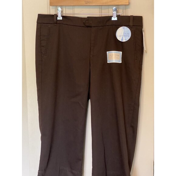 Dockers Brown Mid Rise Curvy Capri Pants Women's Size 16 New NWT - Picture 3 of 11